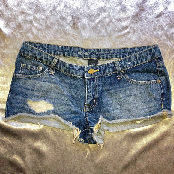 Mossimo Jean Shorts - Picture 1 of 3